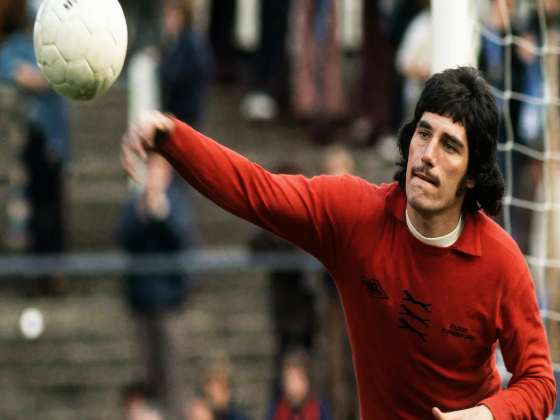 Wolves Legend Phil Parkes Dies Aged 79
